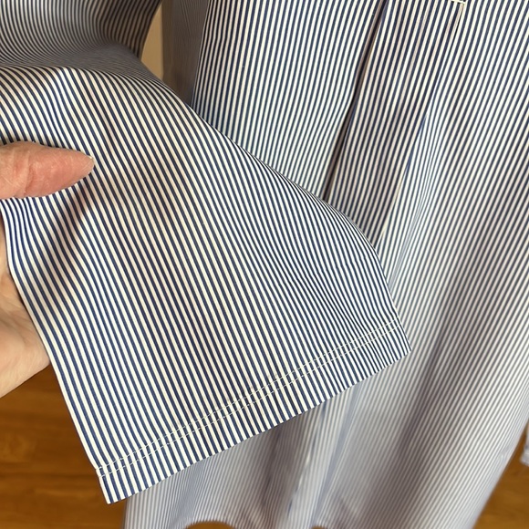 Theory light blue pinstriped cotton tunic with button back slit opening NWOT - Picture 7 of 10